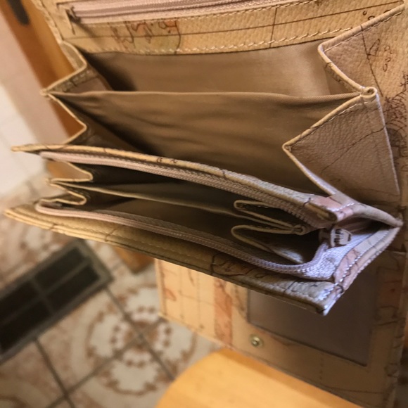 Wallet - Picture 3 of 5